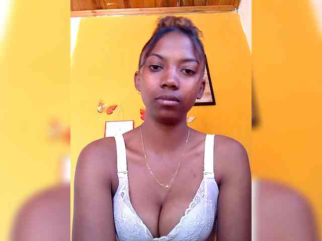 Sahsahsexy Live Webcam on BongaCams
