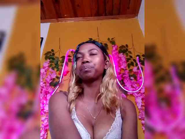 Sahsahsexy webcam