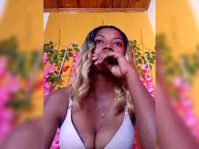 Sahsahsexy webcam