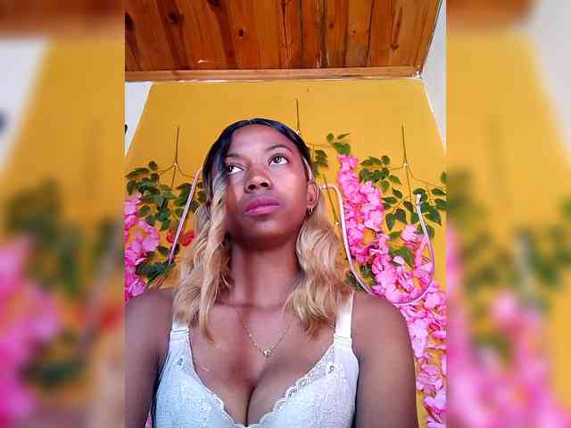 Sahsahsexy webcam