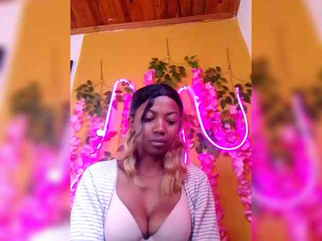 Sahsahsexy webcam