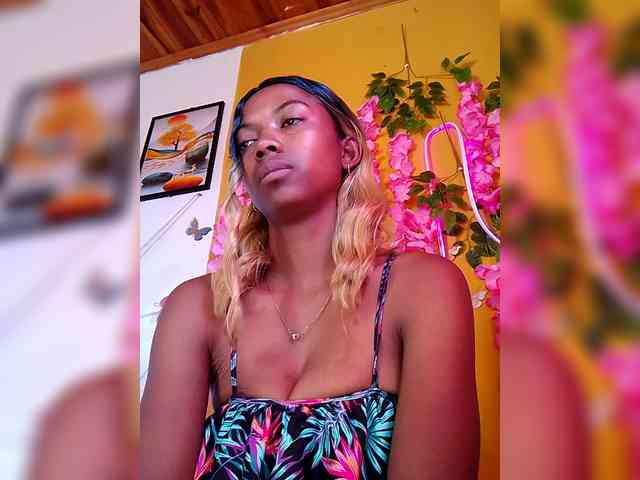 Sahsahsexy webcam