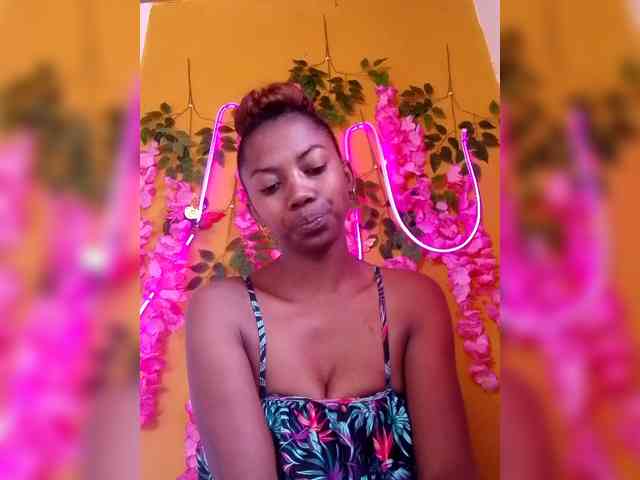 Sahsahsexy webcam
