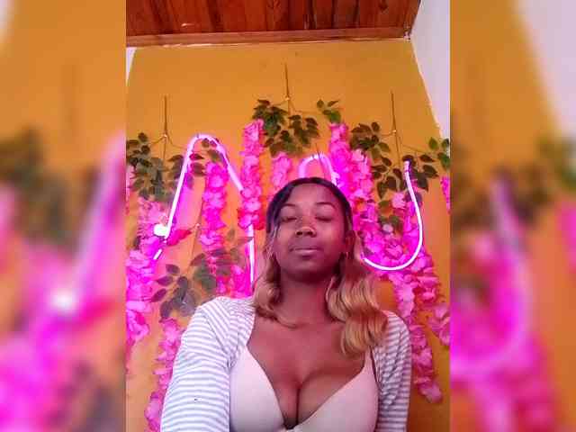 Sahsahsexy webcam