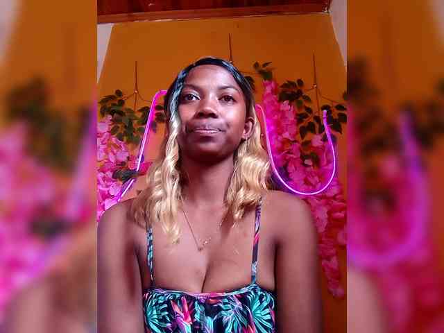Sahsahsexy webcam