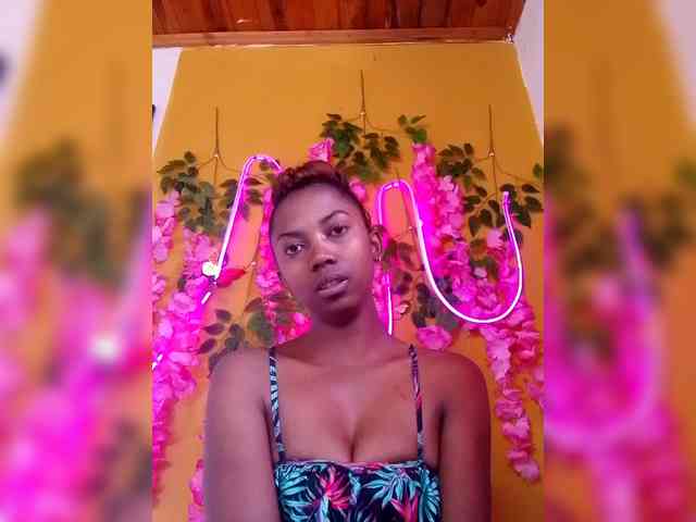 Modèle: Sahsahsexy