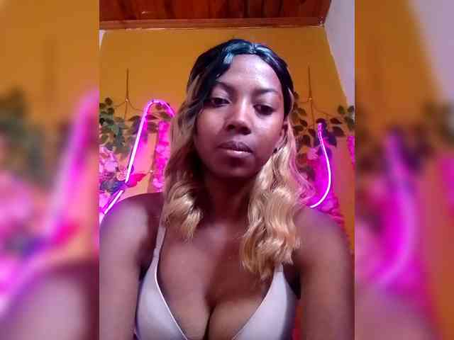 Sahsahsexy webcam