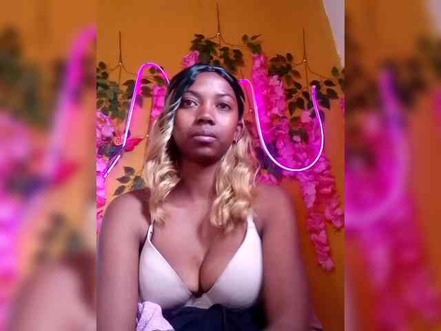 Sahsahsexy webcam