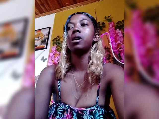 Sahsahsexy webcam