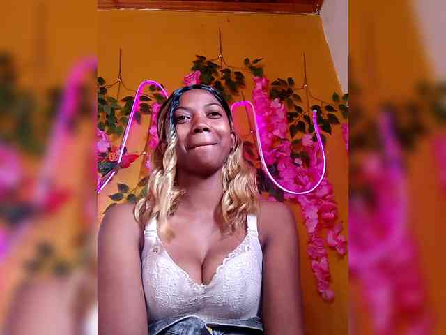 Sahsahsexy webcam