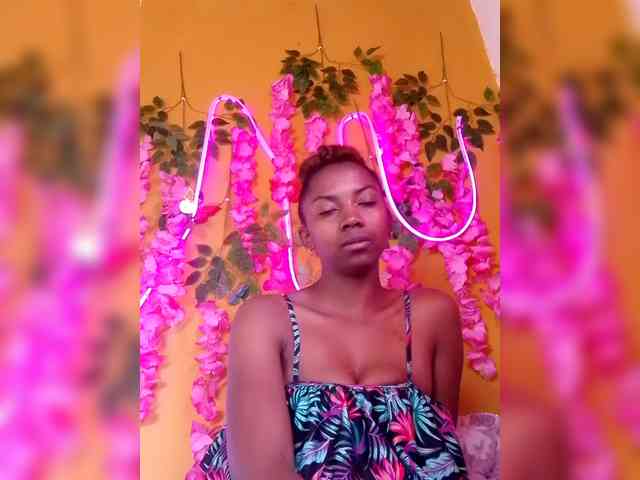 Sahsahsexy webcam