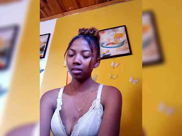Modèle: Sahsahsexy