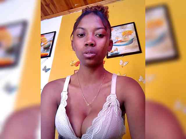 Sahsahsexy webcam