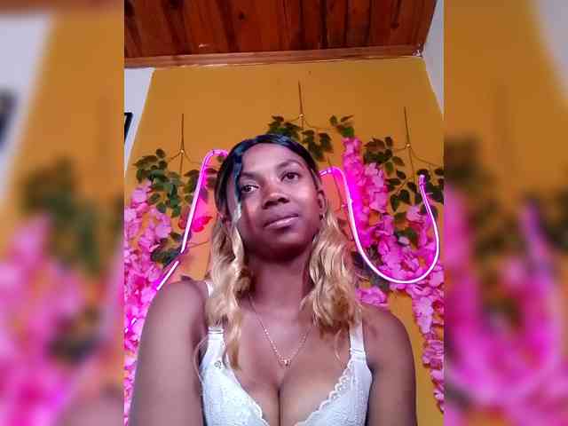 Sahsahsexy webcam