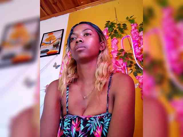 Sahsahsexy webcam