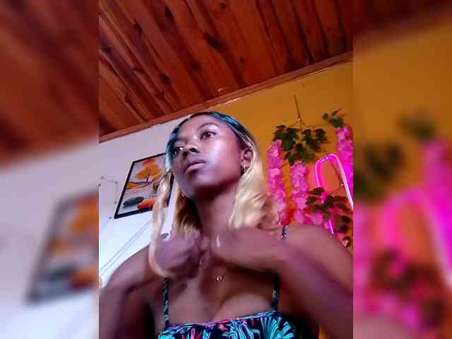 Sahsahsexy webcam