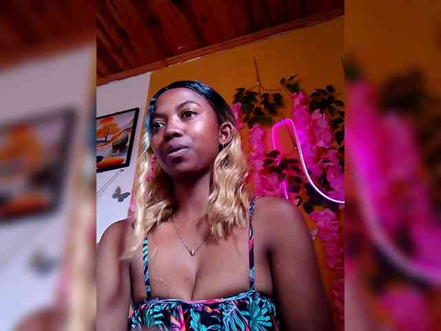 Sahsahsexy webcam