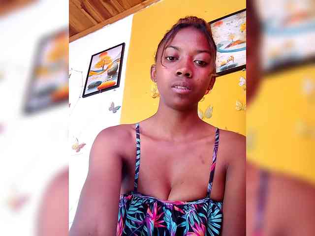 Sahsahsexy webcam