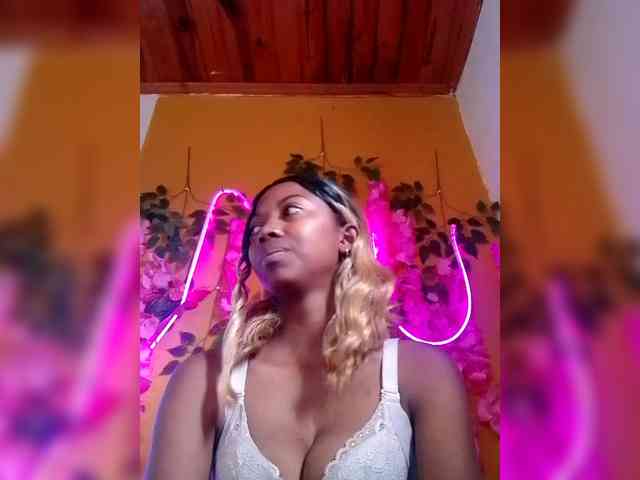 Sahsahsexy webcam