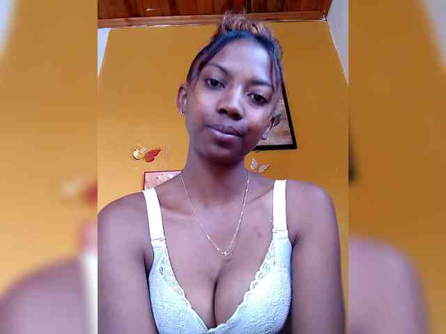 Modèle: Sahsahsexy