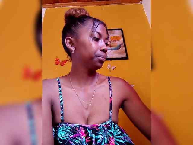 Sahsahsexy Live Webcam on BongaCams