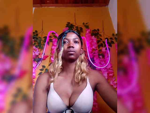 Sahsahsexy webcam