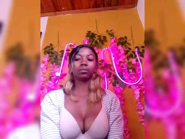 Sahsahsexy webcam