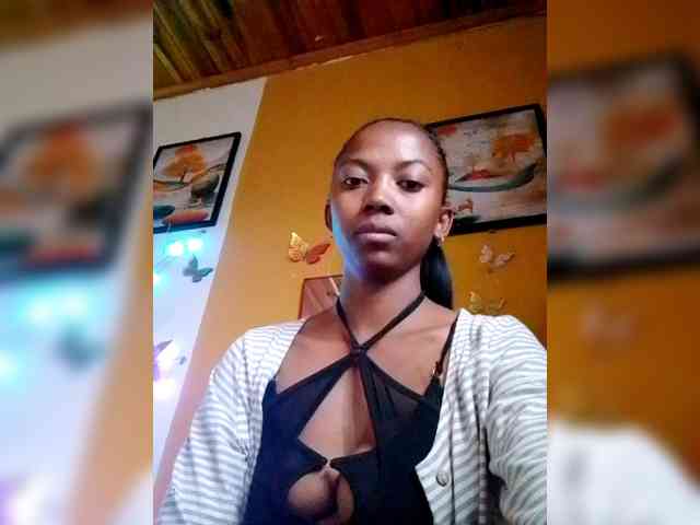Modèle: Sahsahsexy
