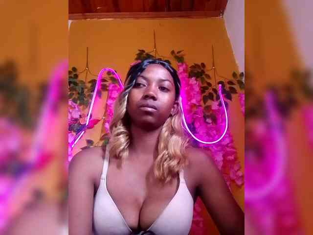 Sahsahsexy webcam