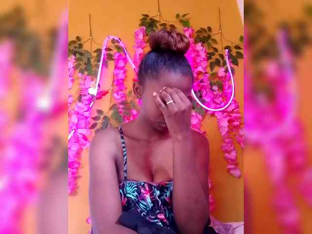 Modèle: Sahsahsexy