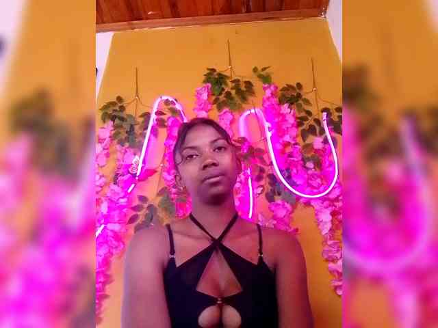 Sahsahsexy webcam