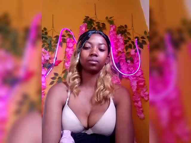 Modèle: Sahsahsexy