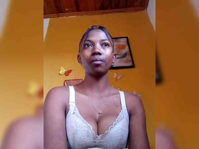 Modèle: Sahsahsexy