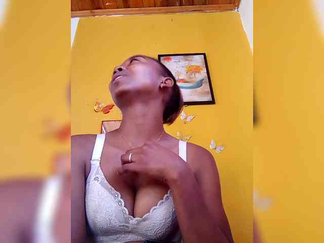 Modèle: Sahsahsexy