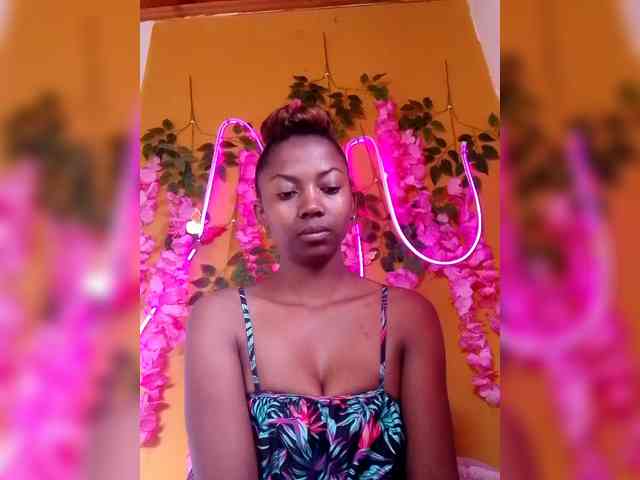 Sahsahsexy webcam