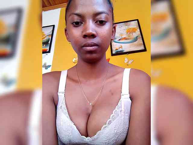 Sahsahsexy Live Webcam on BongaCams
