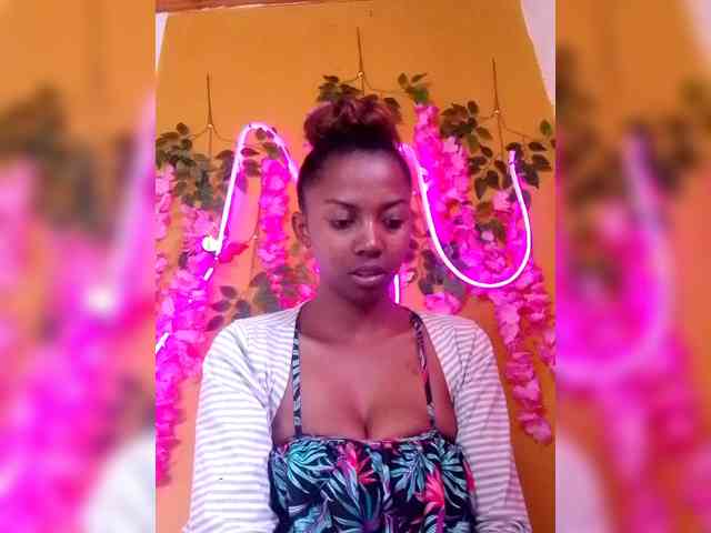 Modèle: Sahsahsexy