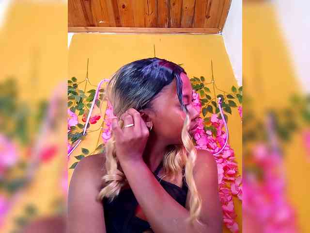 Sahsahsexy webcam