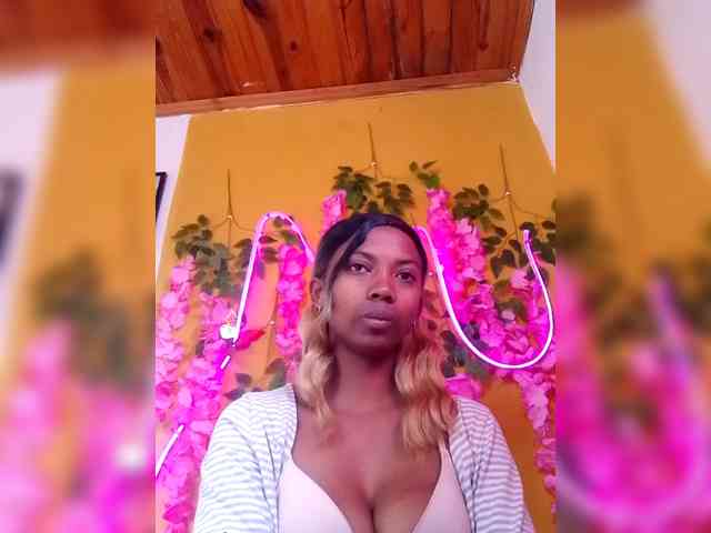 Sahsahsexy webcam