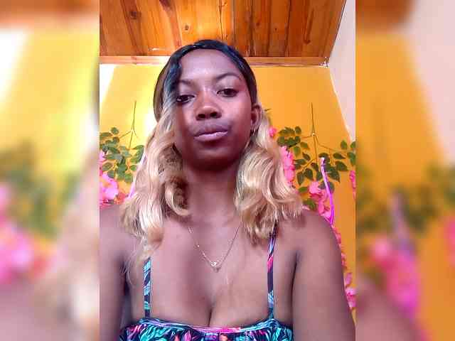Sahsahsexy webcam
