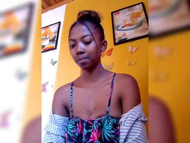 Sahsahsexy webcam