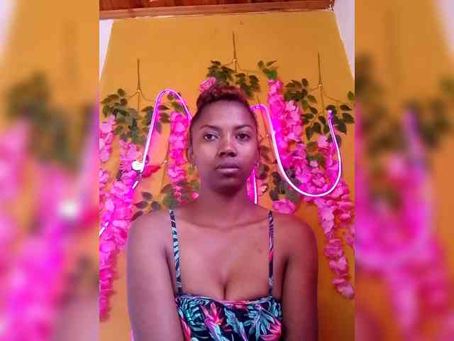 Sahsahsexy webcam