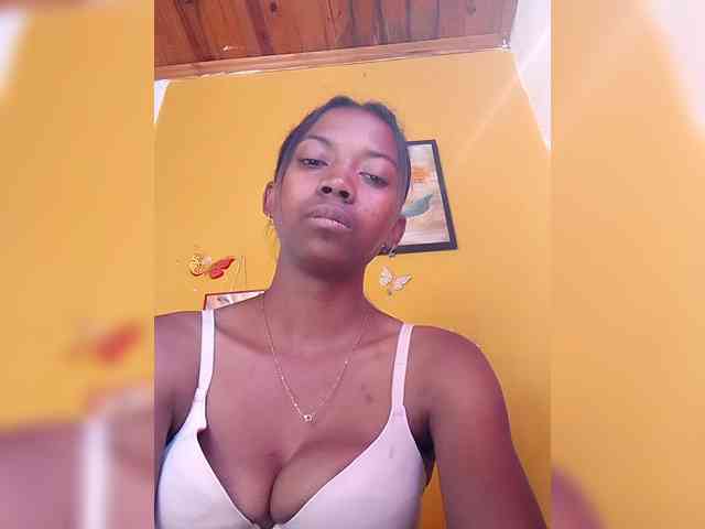 Modèle: Sahsahsexy