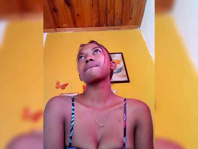 Sahsahsexy webcam