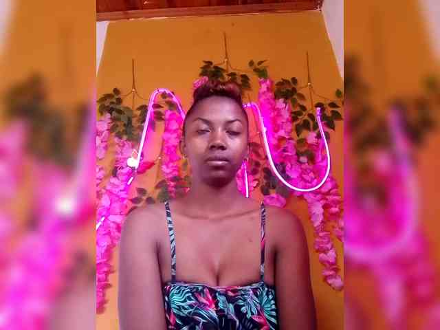 Sahsahsexy webcam