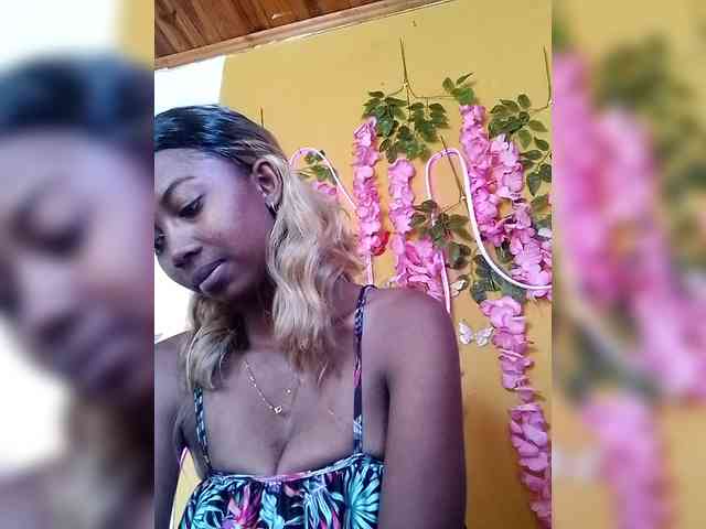 Sahsahsexy webcam