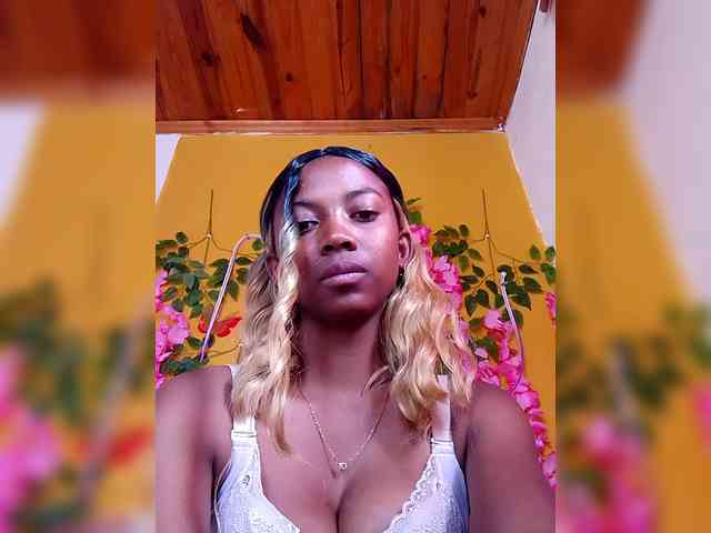 Sahsahsexy webcam