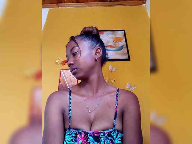 Modèle: Sahsahsexy