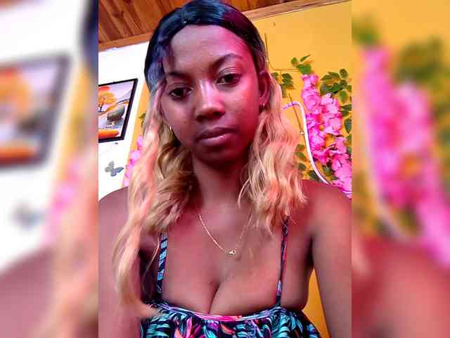 Sahsahsexy webcam