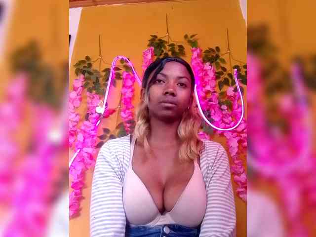 Sahsahsexy webcam